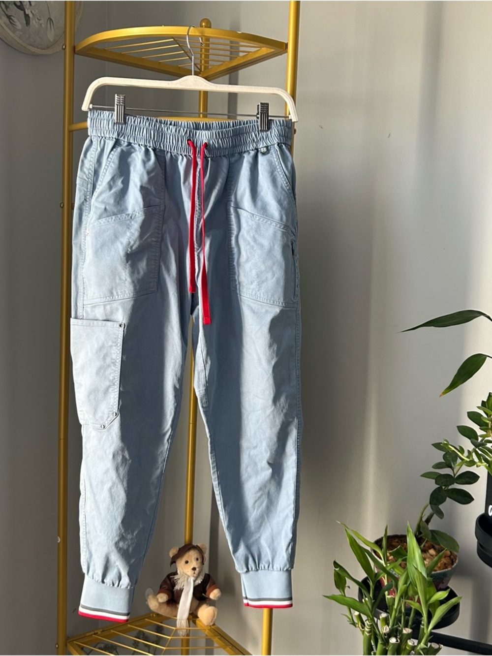 Mediclo Light Blue Women's crubs Jogger Pants with Red Drawstring size L EUC